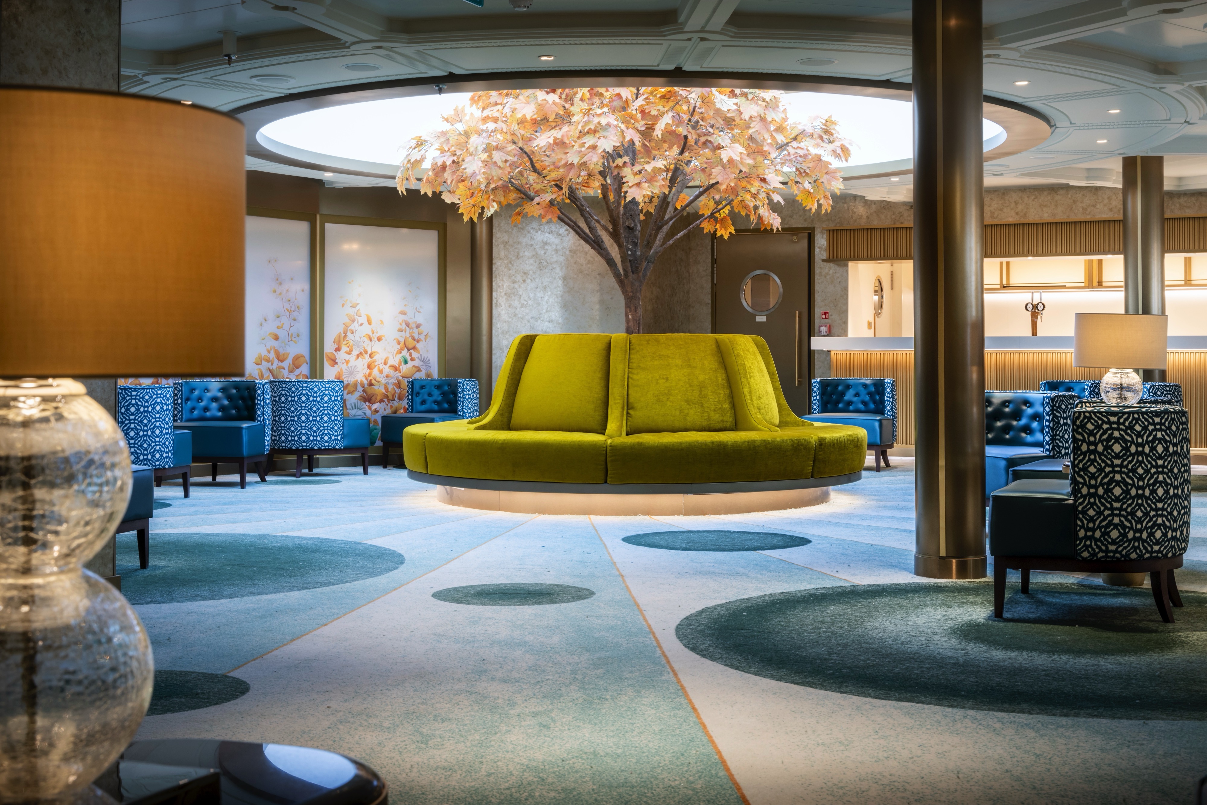 Queen Anne - Grills Lounge